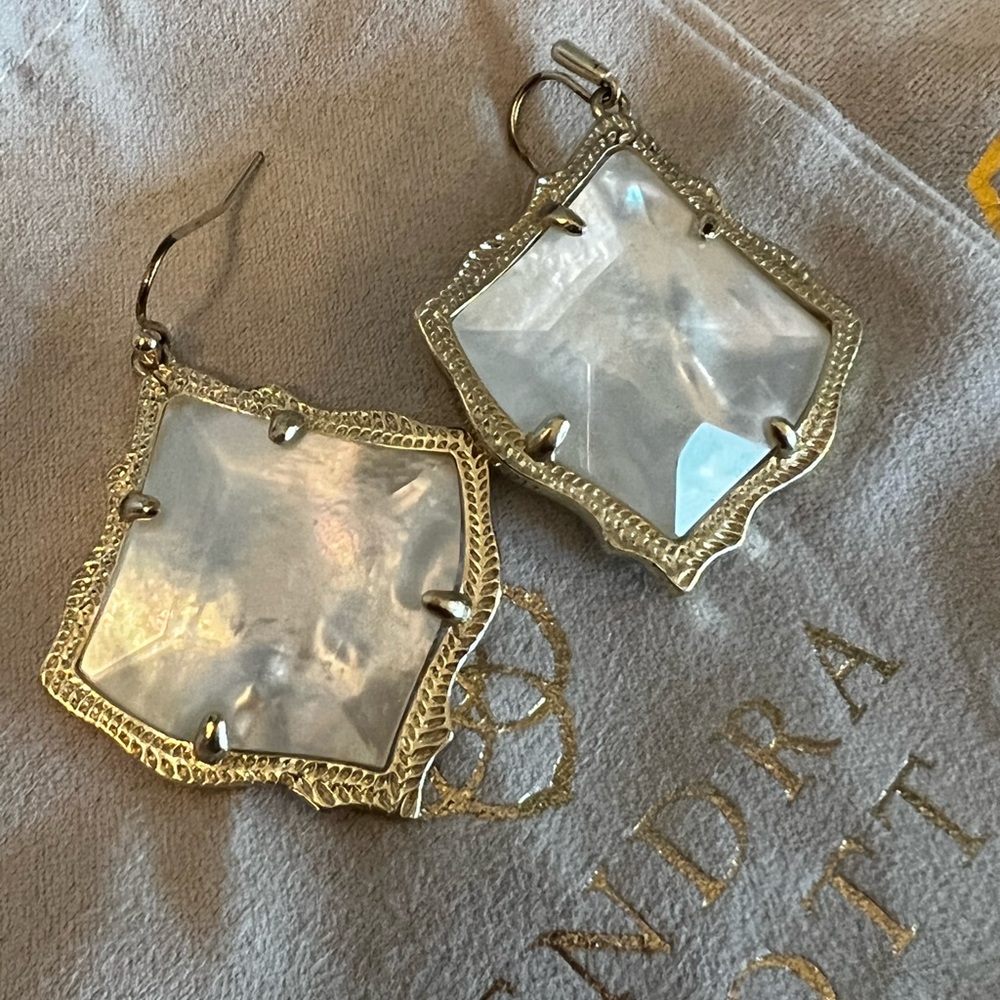 Kendra Scott white pearl Kirstens